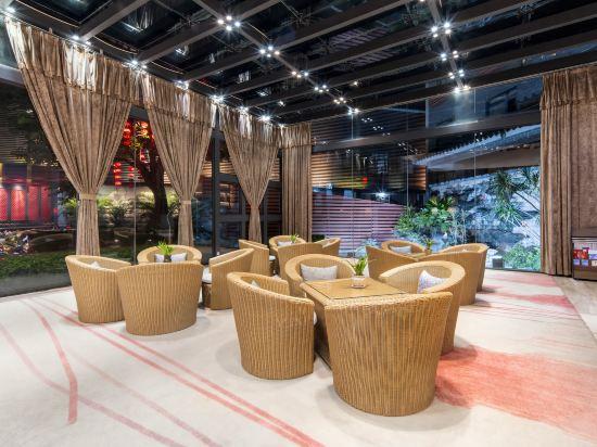 Donghu Grand Hotel 35/49