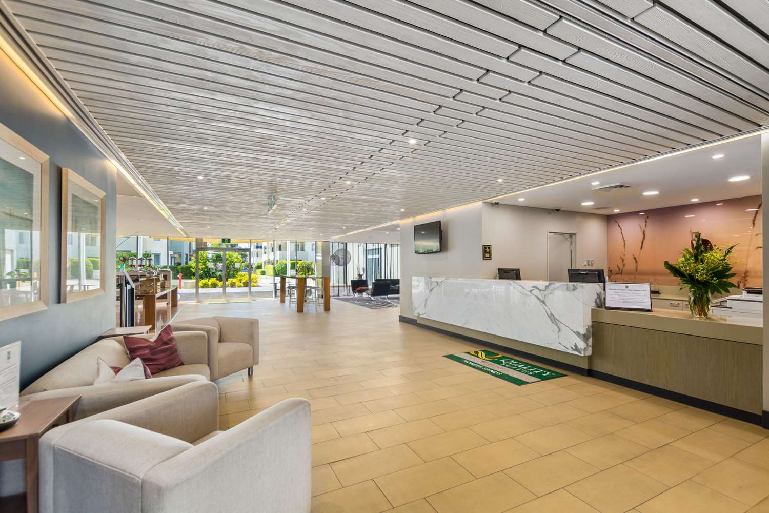 Quality Suites Pioneer Sands 4/8