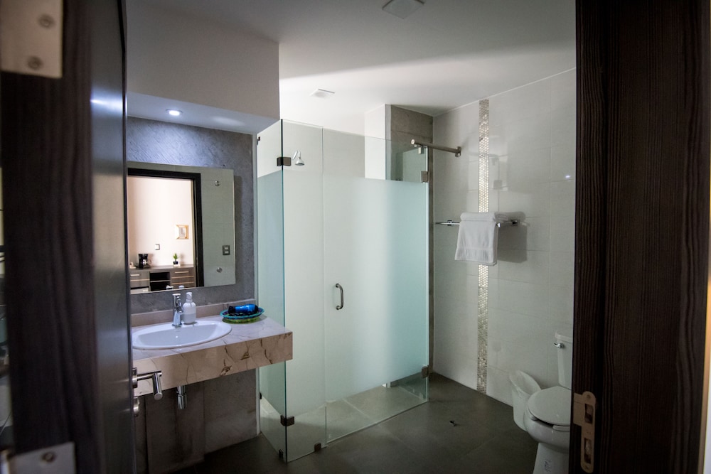 Maria Ines Hotel Suite 56/59