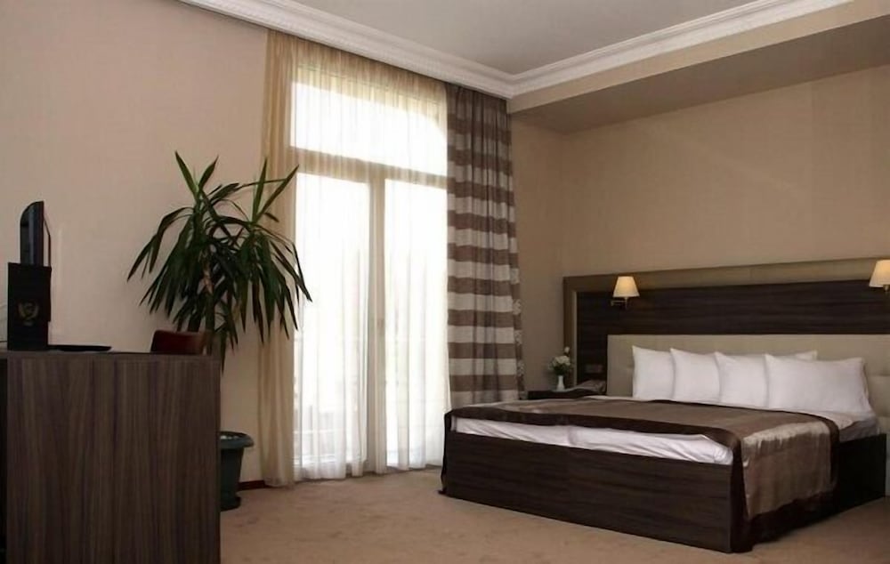 Hotel Cruise 18/65