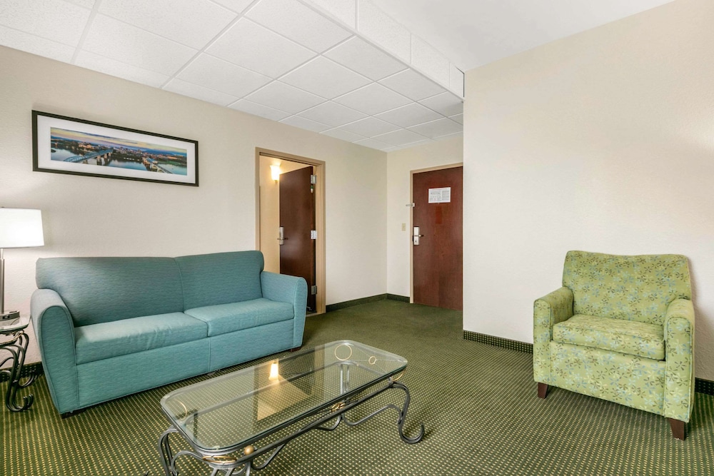 Quality Inn Monteagle, TN 25/40
