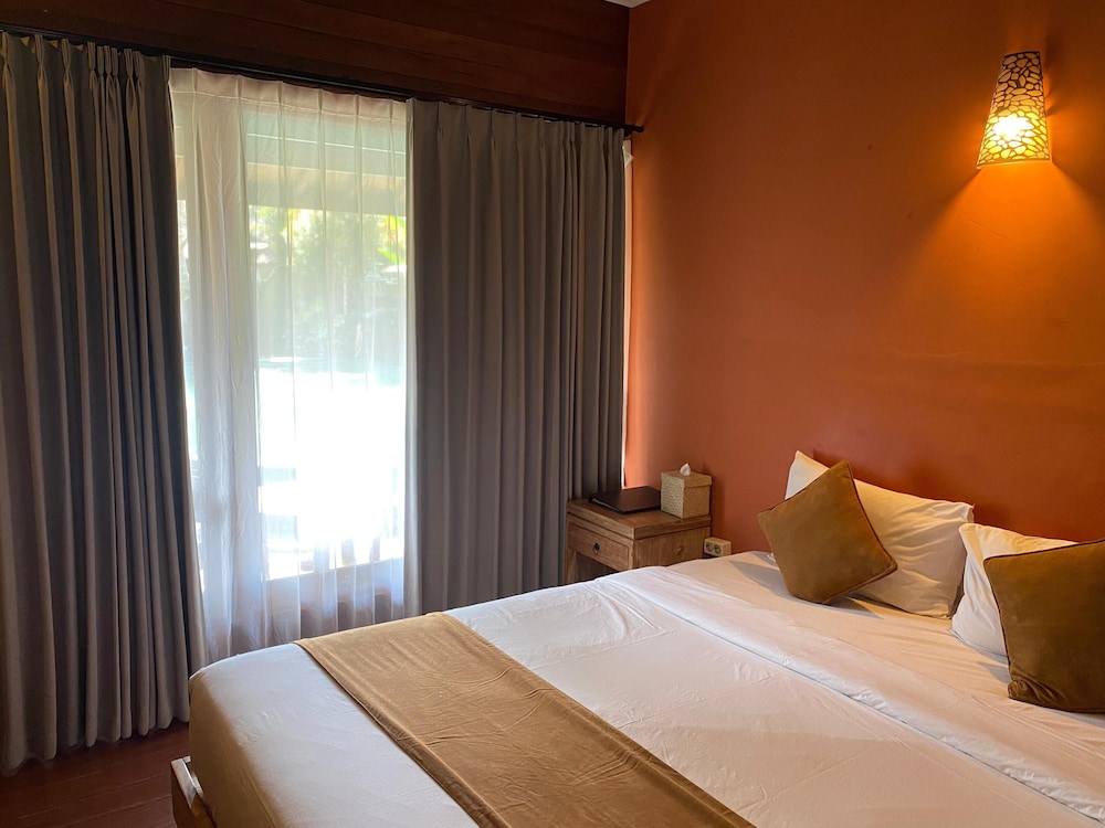 DELUXE, DOUBLE BED