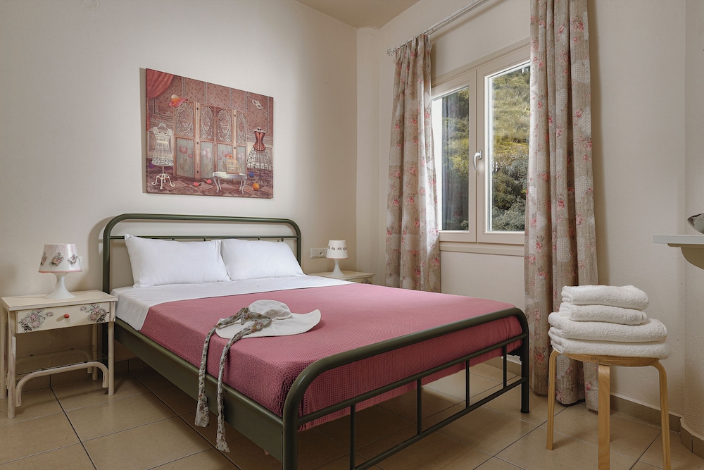 1 BEDROOM, DELUXE, APARTMENT, GARDEN VIEW