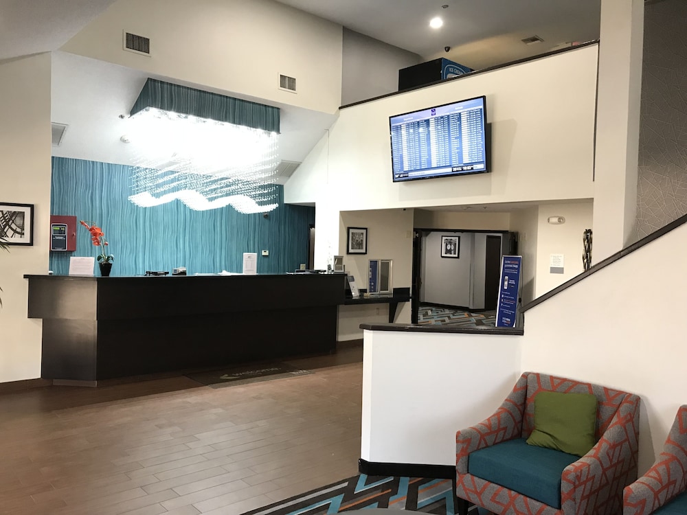 Clarion Inn & Suites Dfw North 7/49