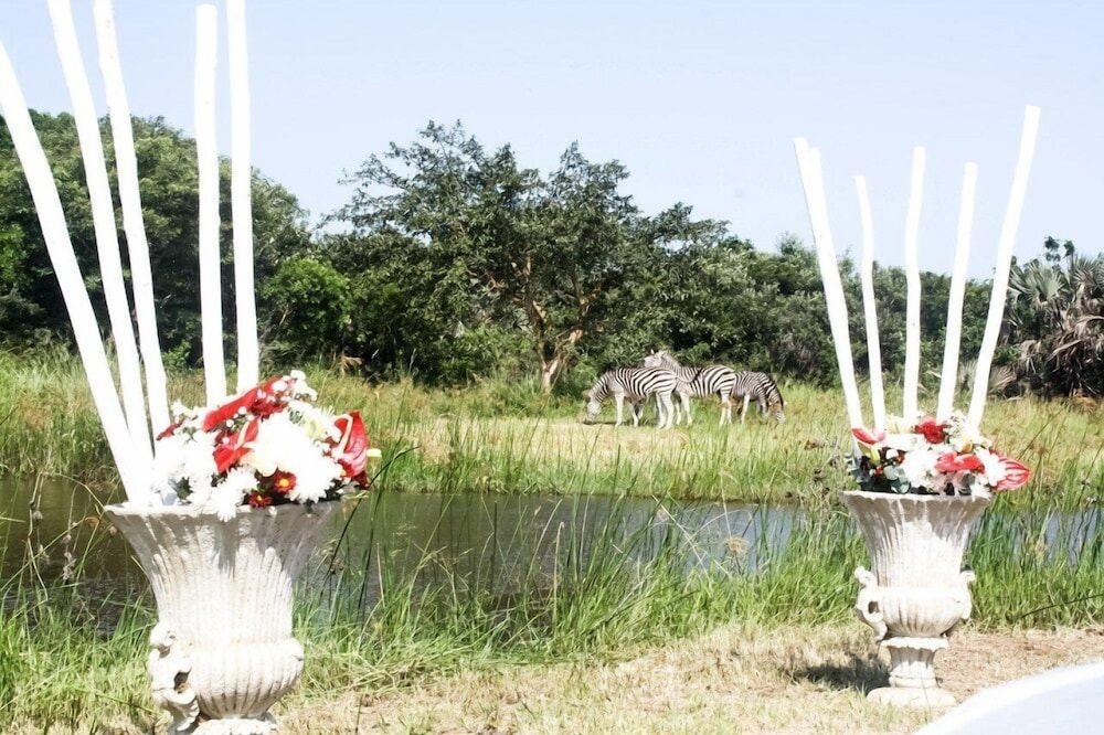 Emdoneni Lodge with Animal Care and Rehab Centre 38/66