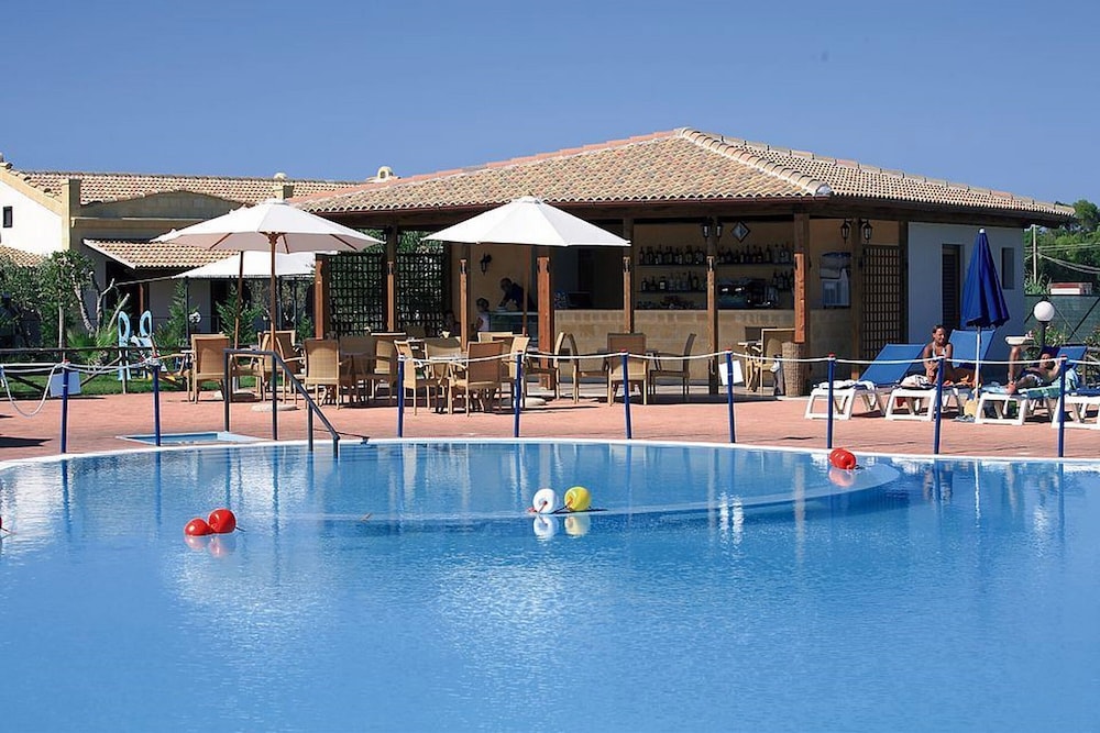 Hotel Dolcestate in CAMPOFELICE DI ROCCELLA