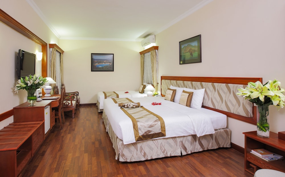 Royal Hotel Saigon 22/70