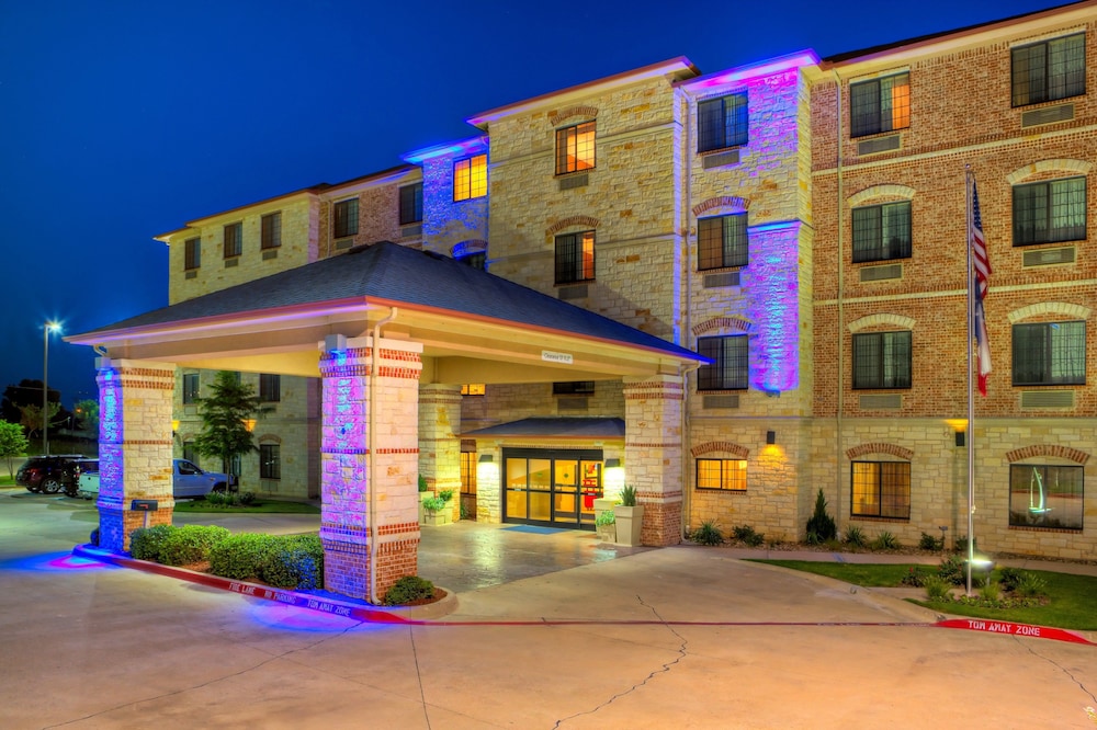 Holiday Inn Express And Suites Granbury 3/56