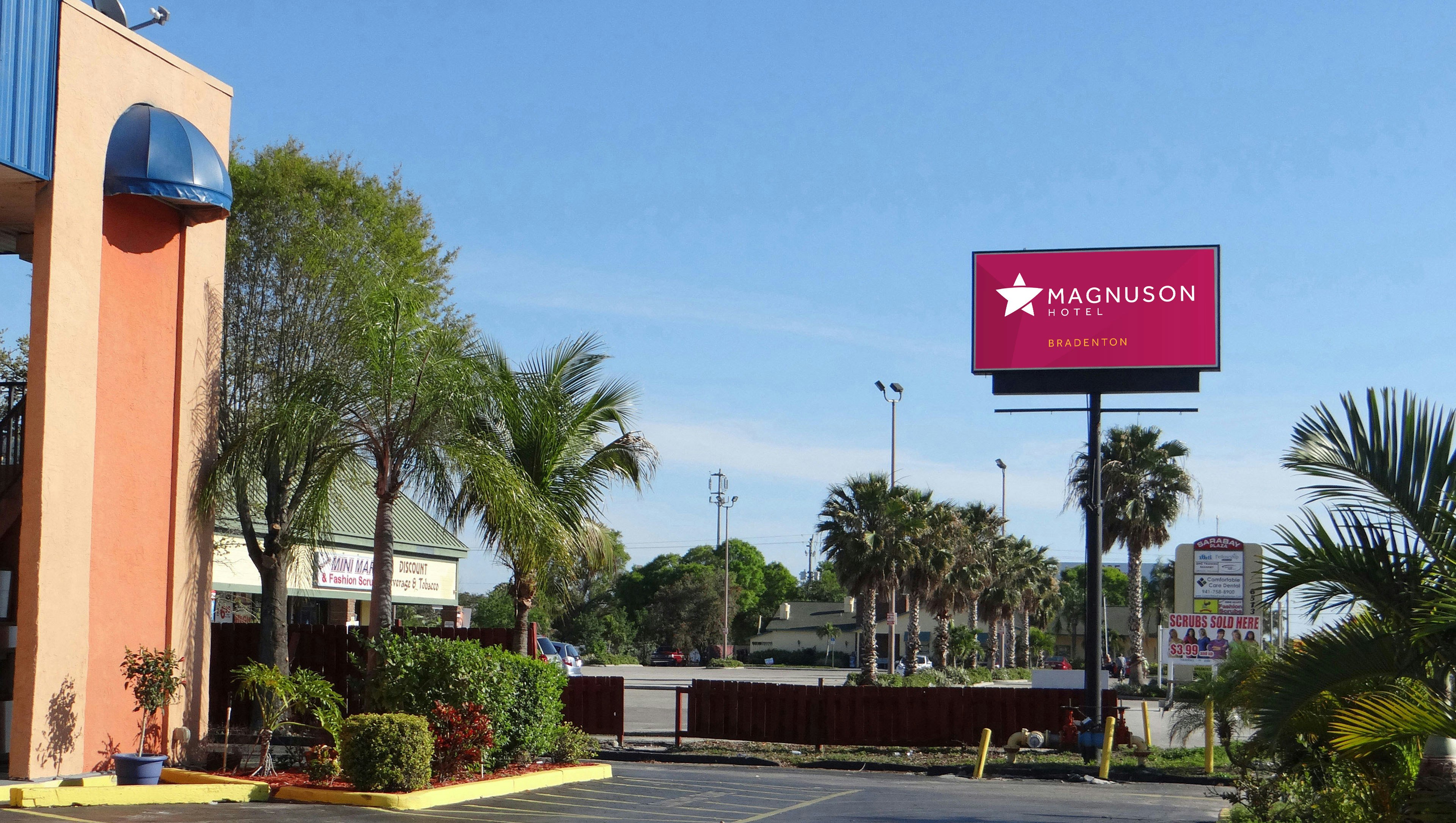 M STAR BRADENTON 56/57