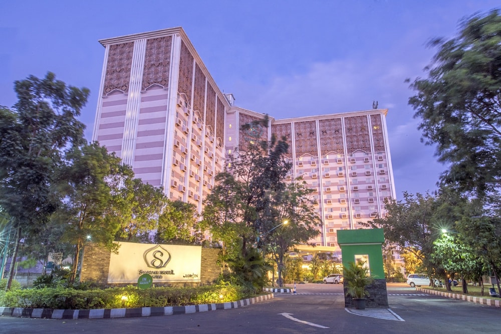 Lorin Syariah Hotel Solo in SURAKARTA