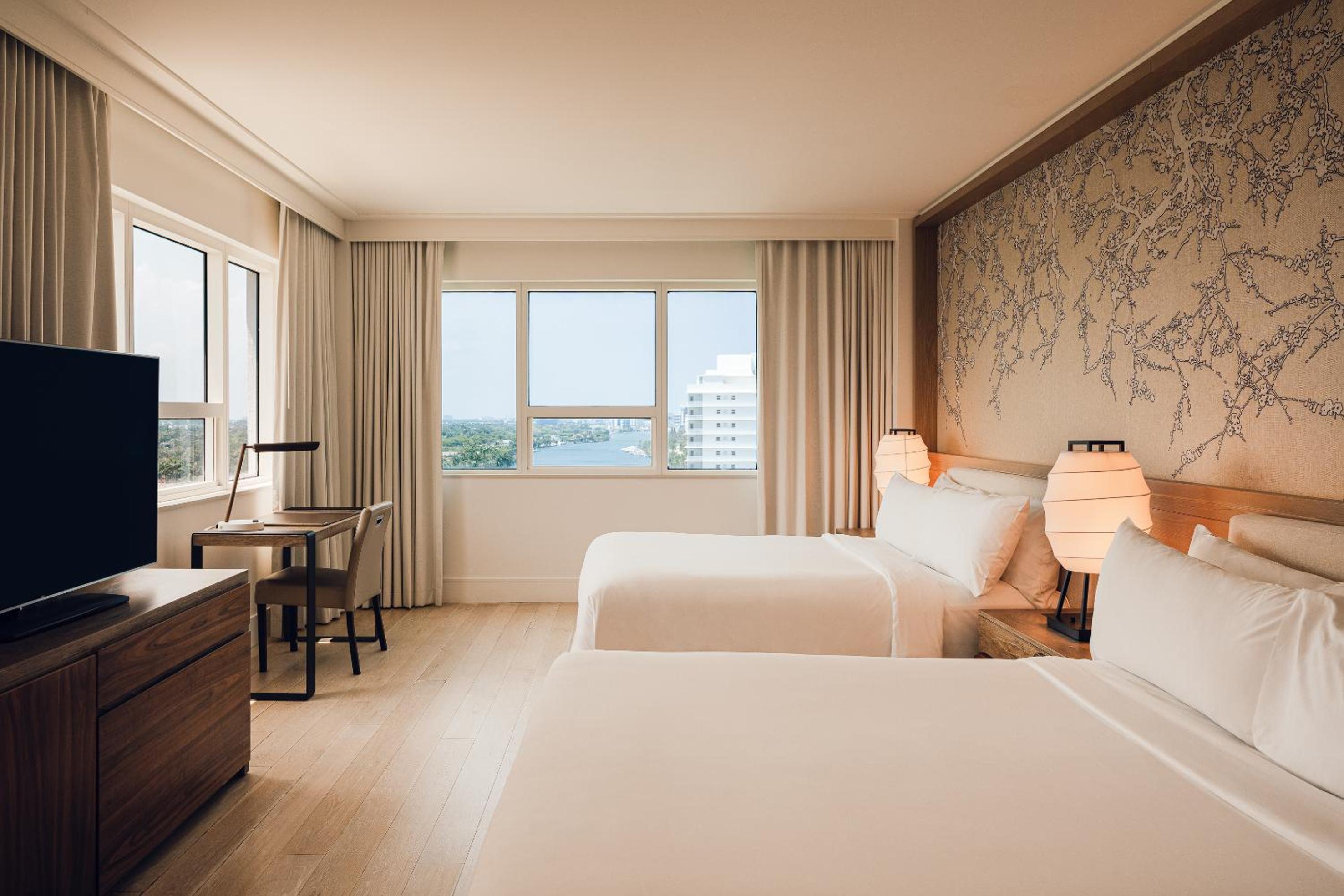 JUNIOR SUITE, 2 QUEEN BEDS, BAY VIEW, ACCESSIBLE