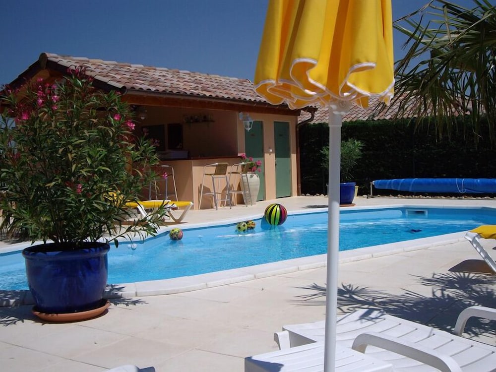 Hotel Des Grands Vins 56/62