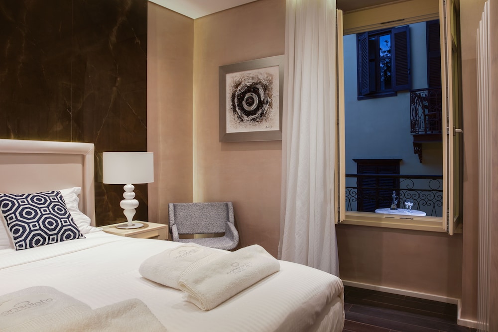 Consolato Boutique Suites 38/94