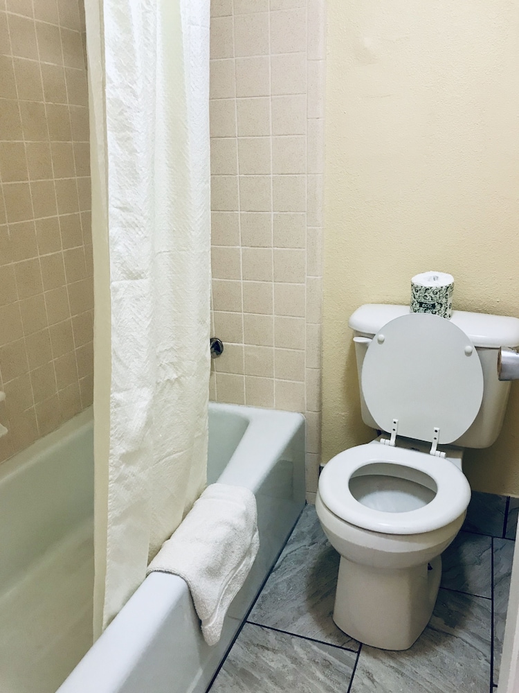 Executive Inn 43/45