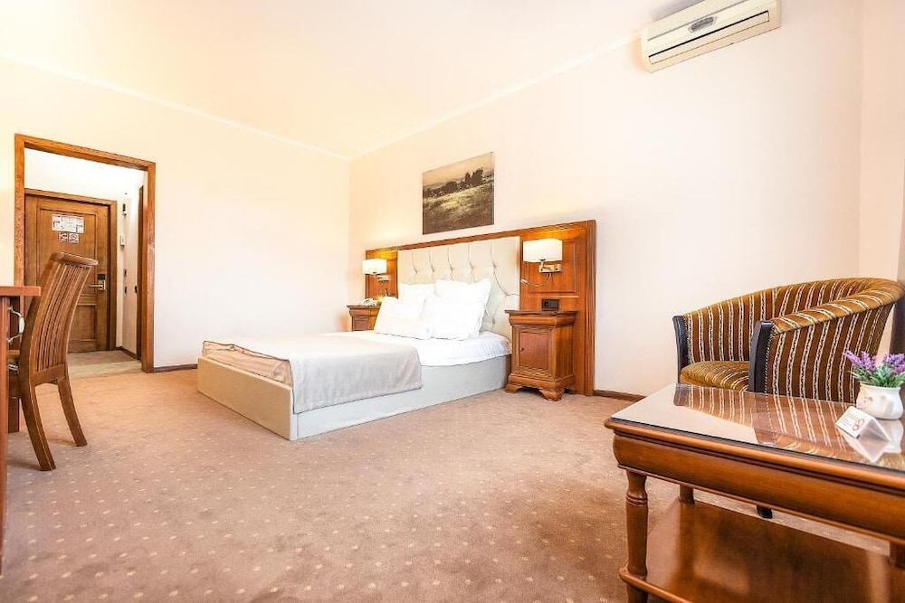 Hotel Athos R M T 17/69