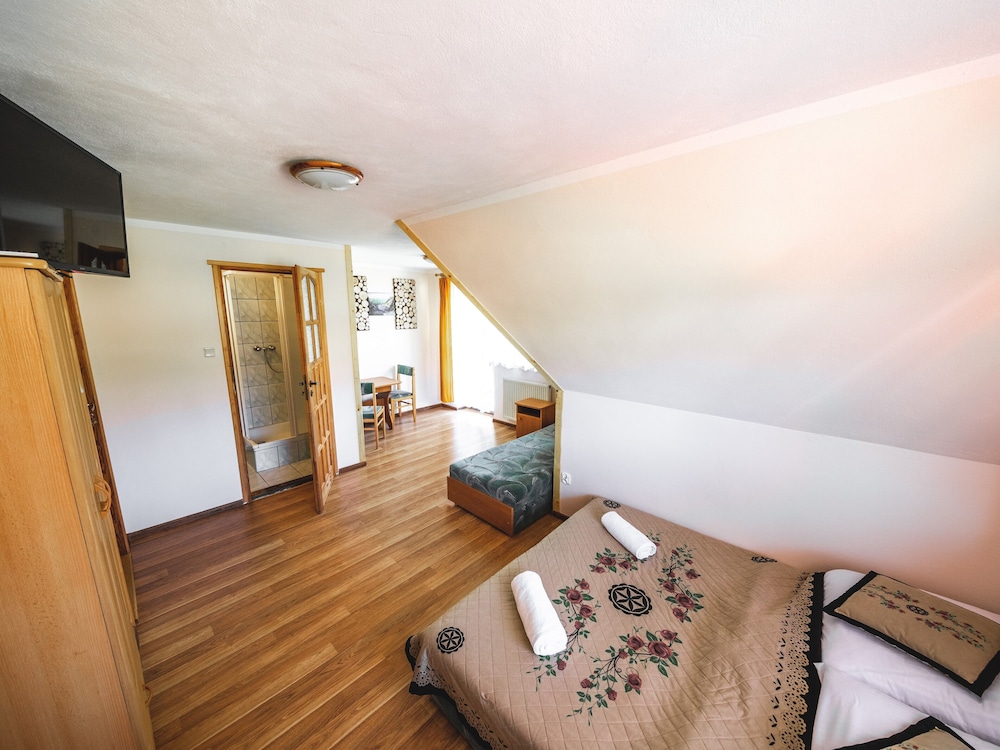 Hostel & Apartments U Florka 2 6/30