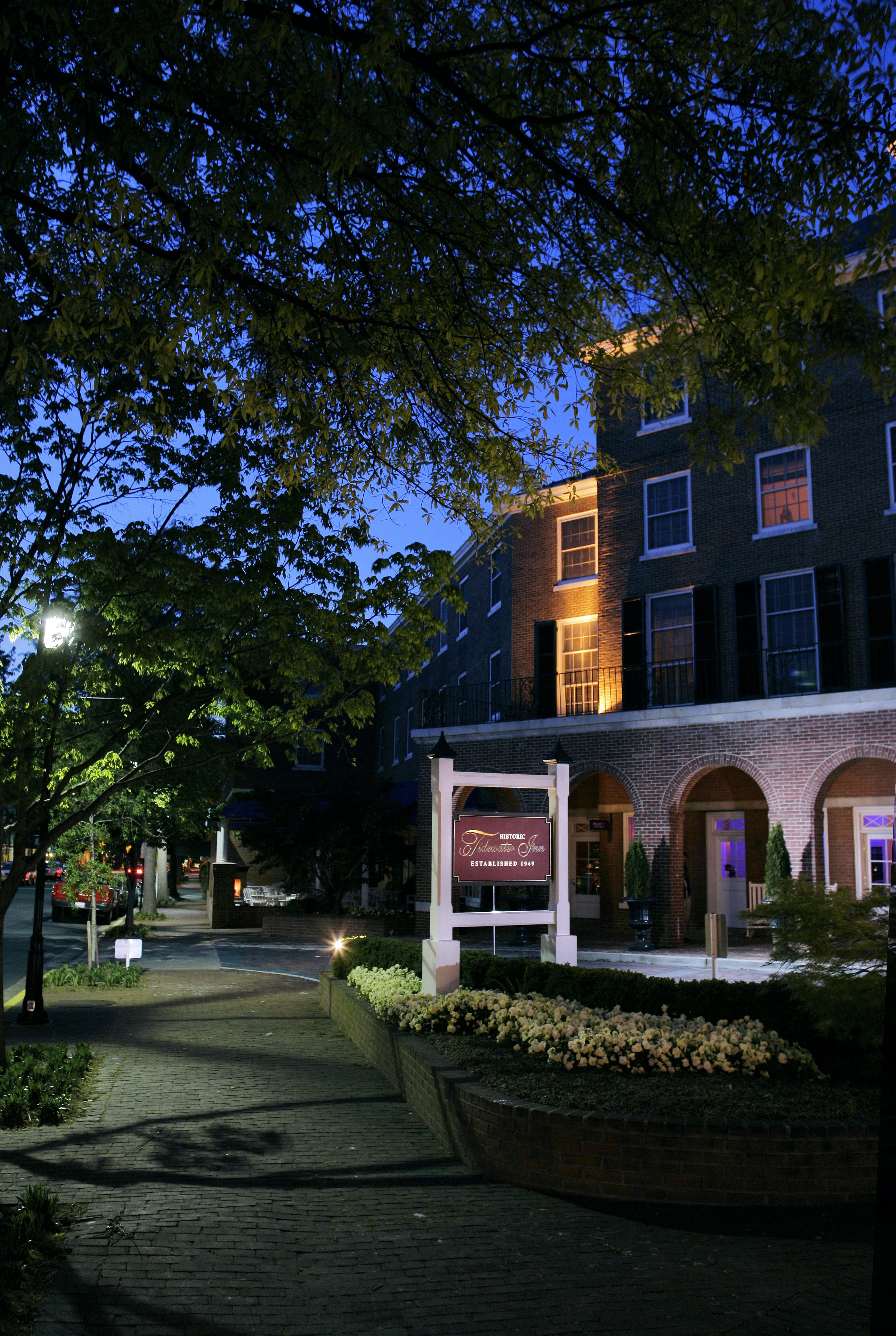 The Tidewater Inn 10/10