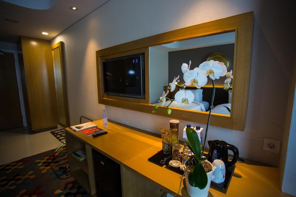 Hotel Ciputra Cibubur managed by Swiss-Belhotel International 9/75