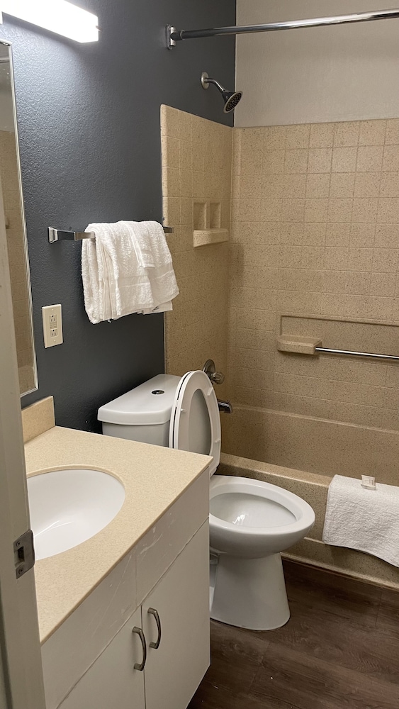 Sonesta Simply Suites Memphis 48/50