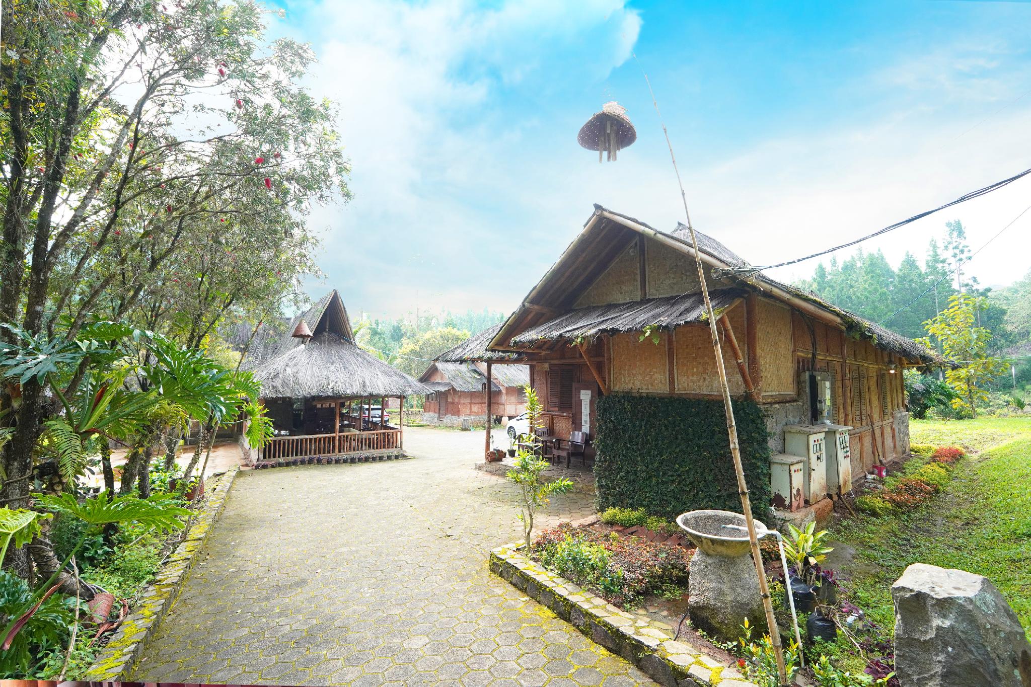 Sutan Raja Villa Kampung Karuhun 10/37