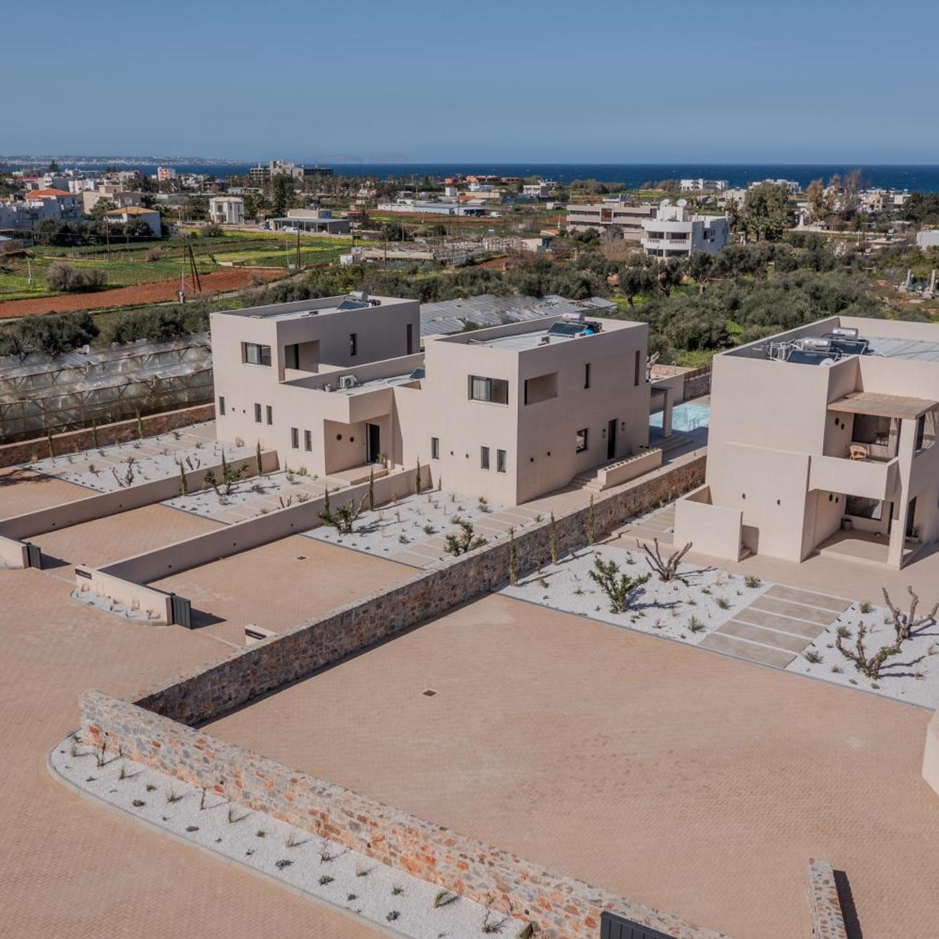 Sokratis LocoLux Villas & Suites 70/86