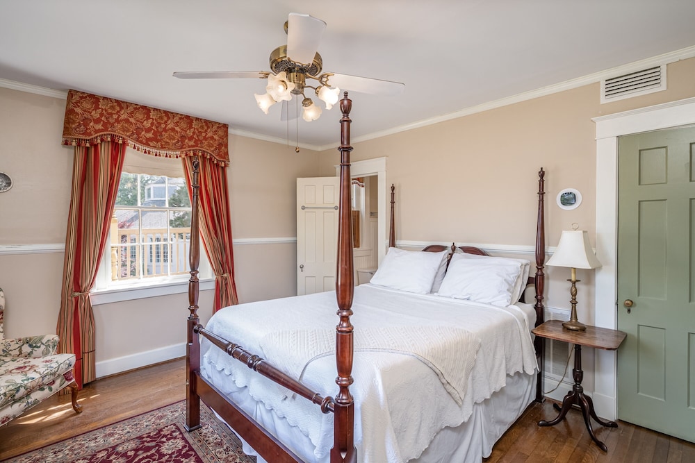 Cedars of Williamsburg Bed & Breakfast 11/50