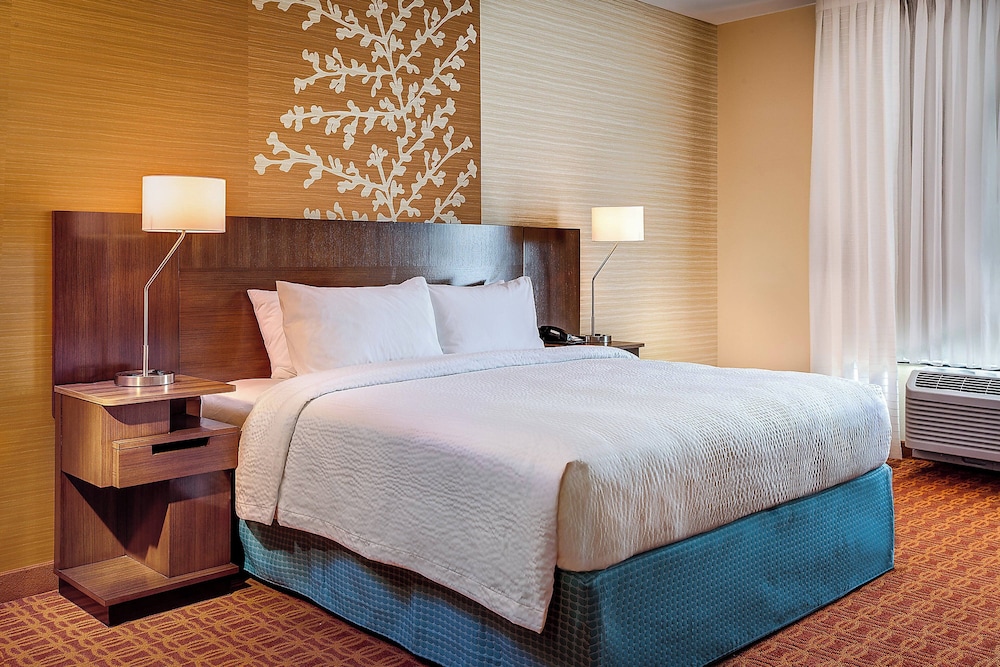 Room at Fairfield Inn & Suites East Hartford, EAST HARTFORD - CT