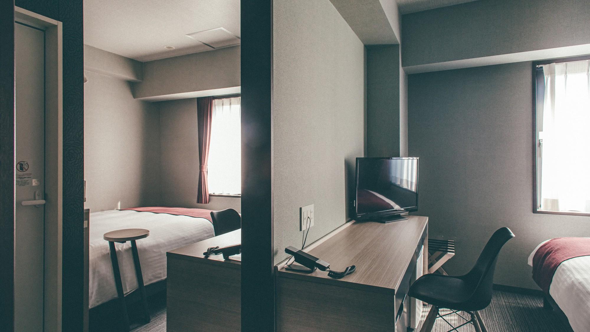 Connecting, 2 Double Beds, Smoking