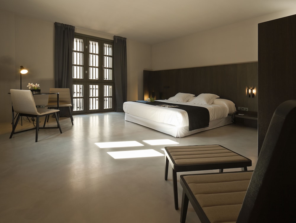 CARO HOTEL 11/71