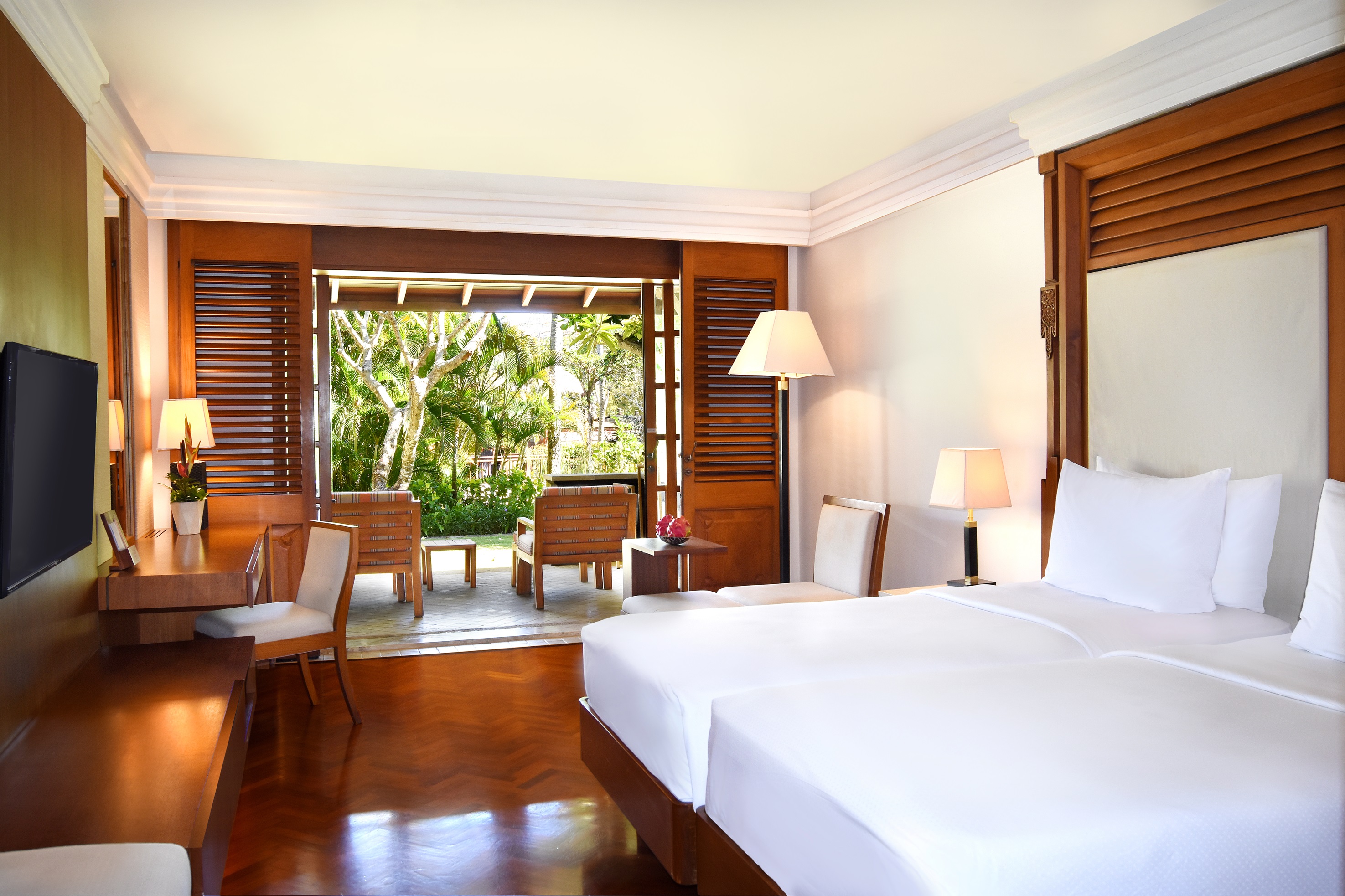 PALACE CLUB ROOM