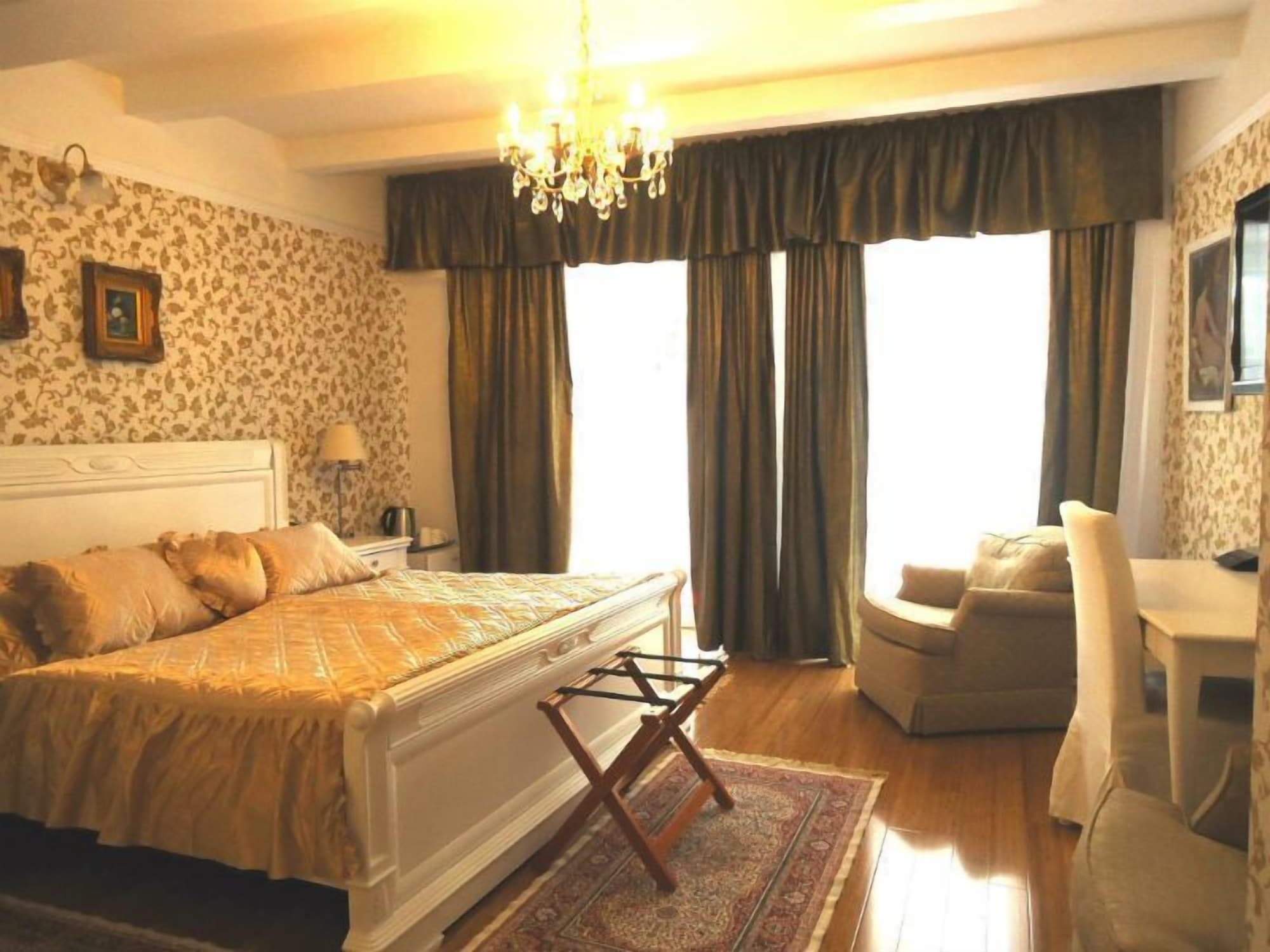 غرفة كلاسيكية بسرير كوين، Allegro 4/10
