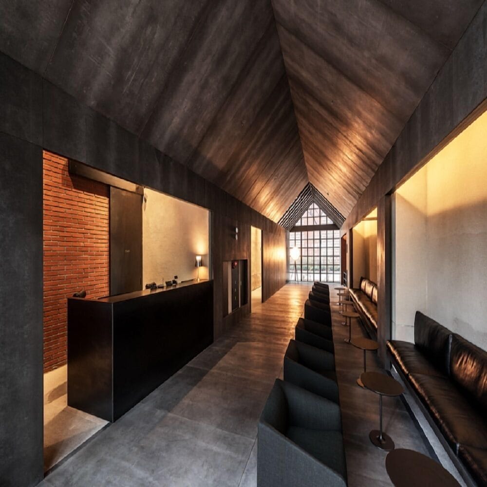 Hotel 498 24/42