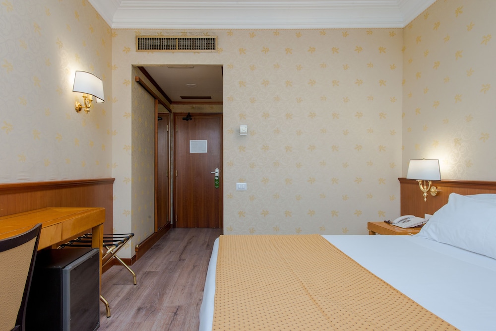 STANDARD, DOUBLE OR TWIN BED