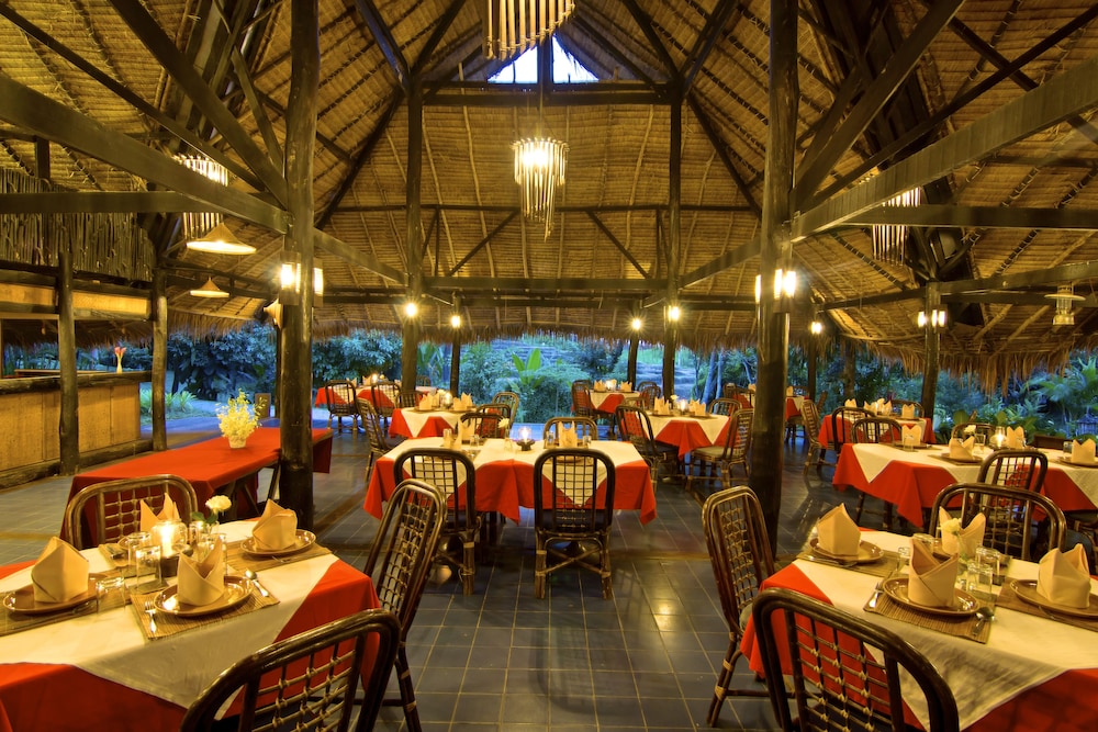 Hmong Hilltribe Lodge 16/42