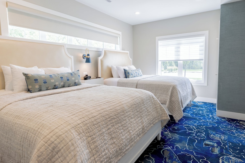Bay Pointe Inn 18/50