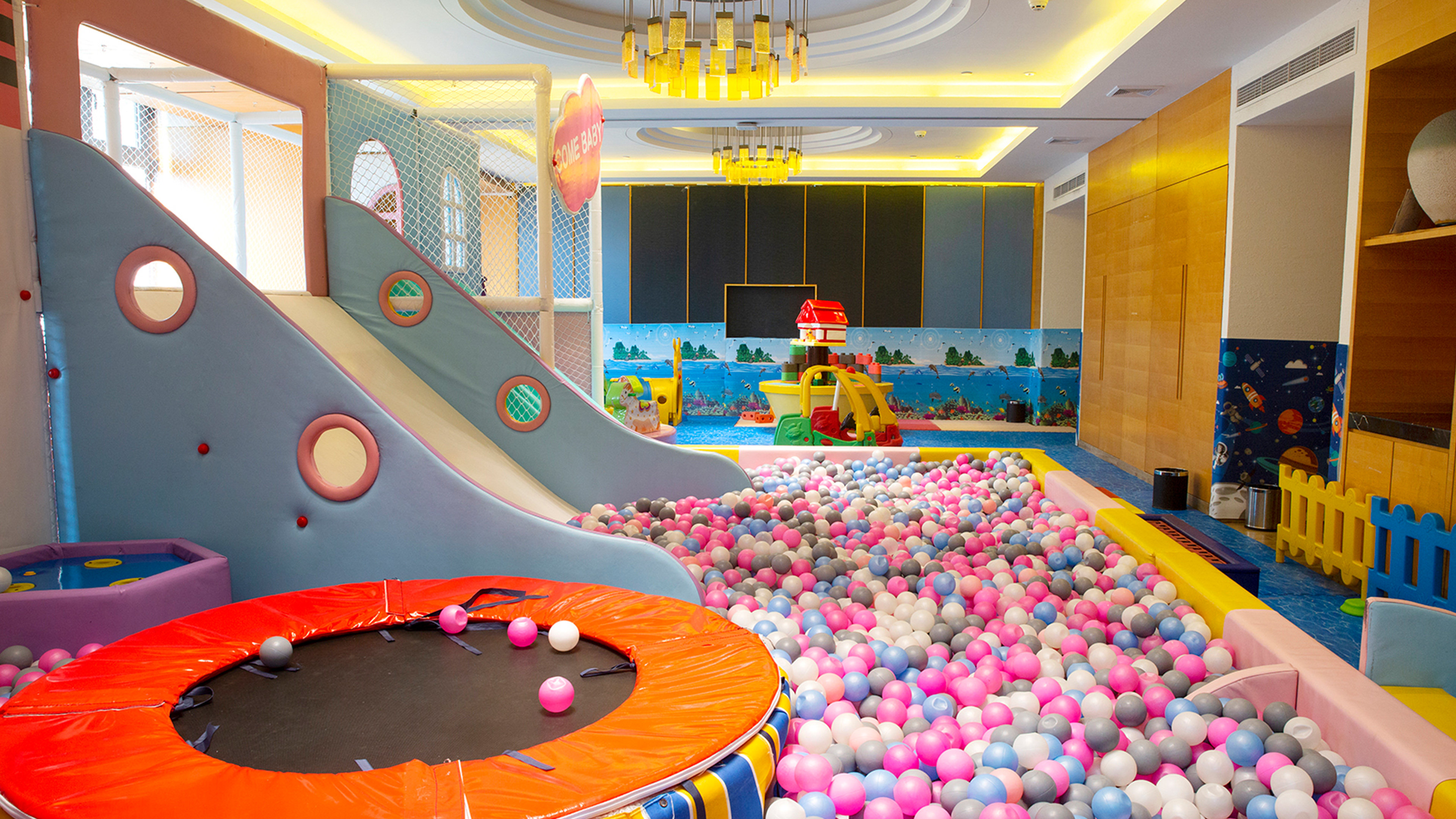 HOLIDAY INN KUNSHAN HUAQIAO 36/50