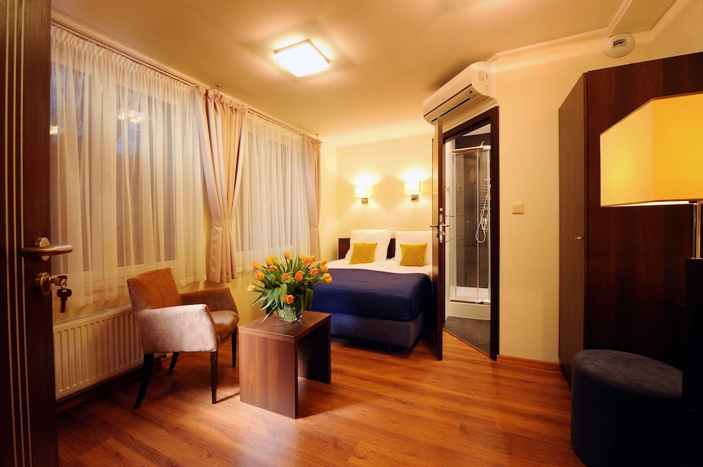 Armon Residence 18/35