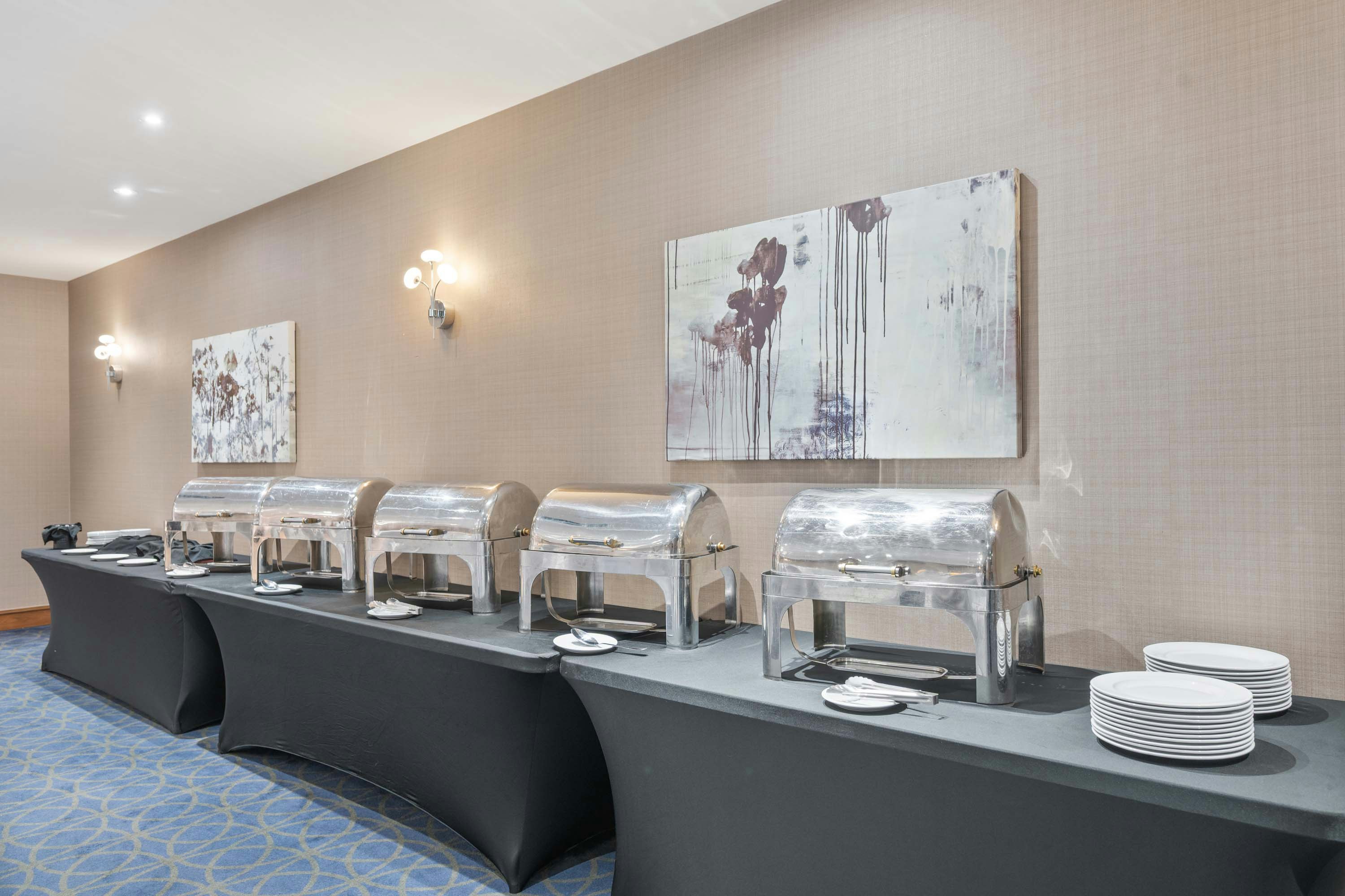 Sandman Signature Mississauga Hotel 28/31