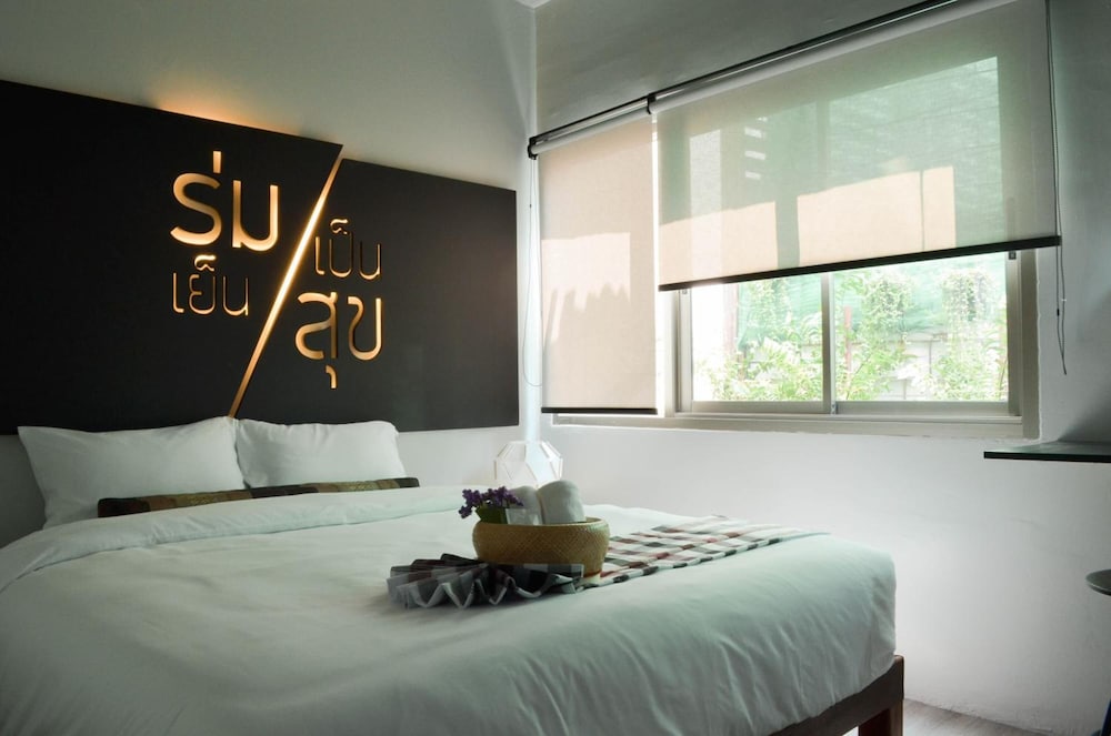 Whereder Poshtel 9/50