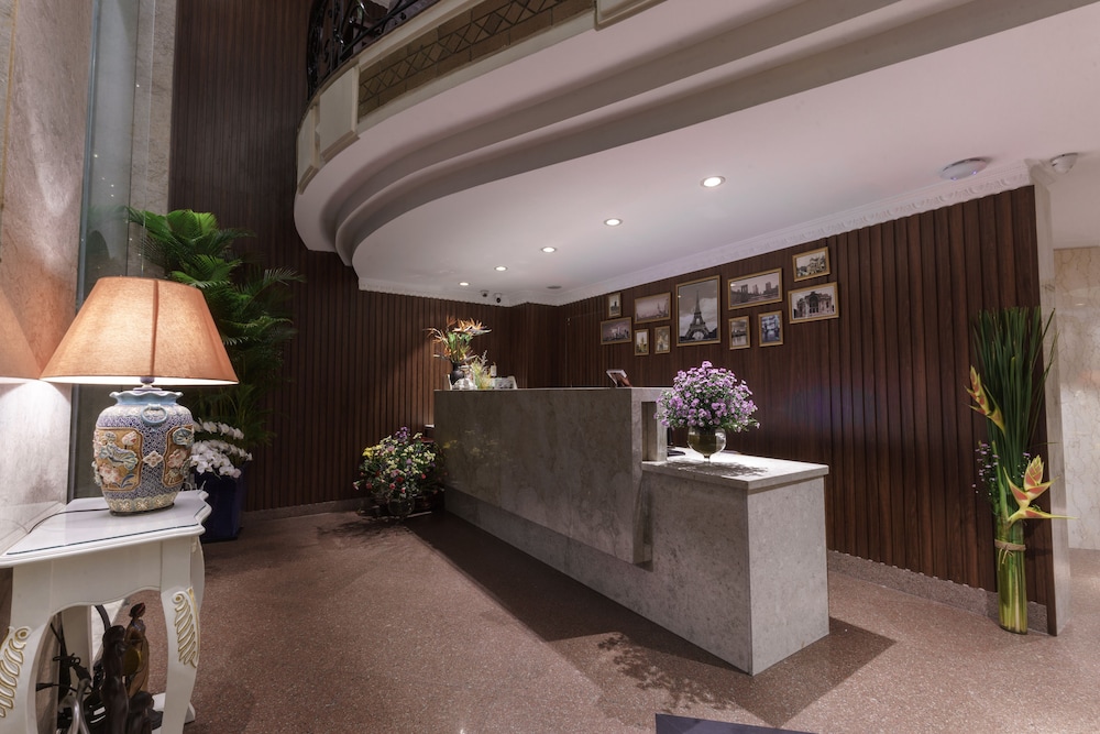 Roseland Corp Hotel 3/42