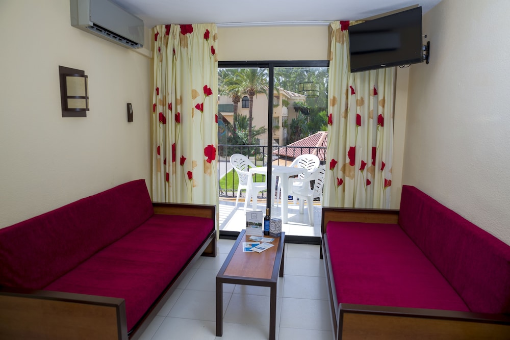 Hotel Puente Real 37/62