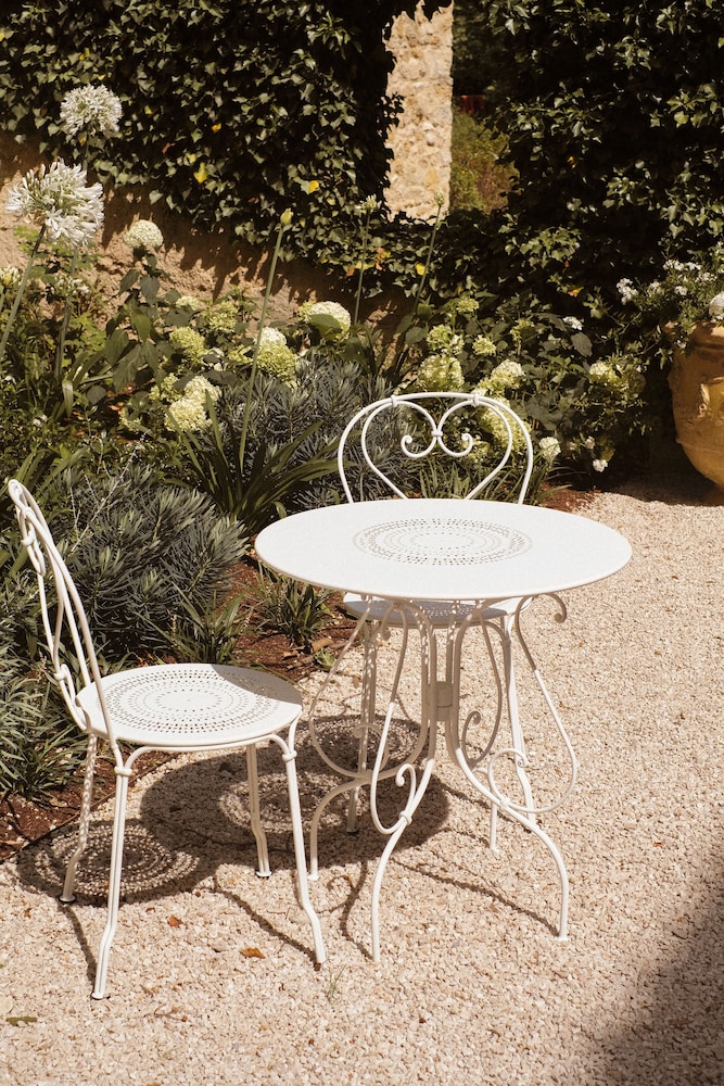 Le Galinier Lourmarin, a Beaumier Guesthouse 30/50