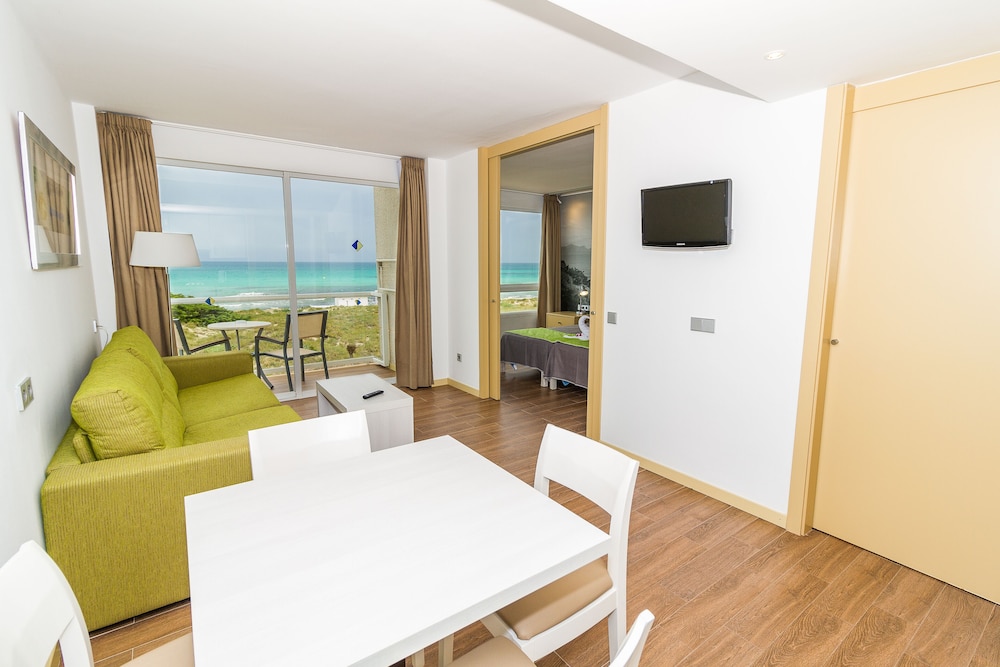 1 BEDROOM, APARTMENT, PARTIAL SEA VIEW