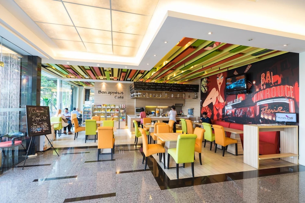 Royal City Hotel 43/55