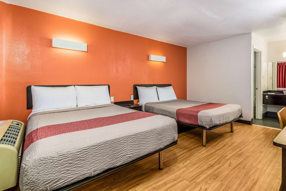 Motel6 Westley Ca 15/40