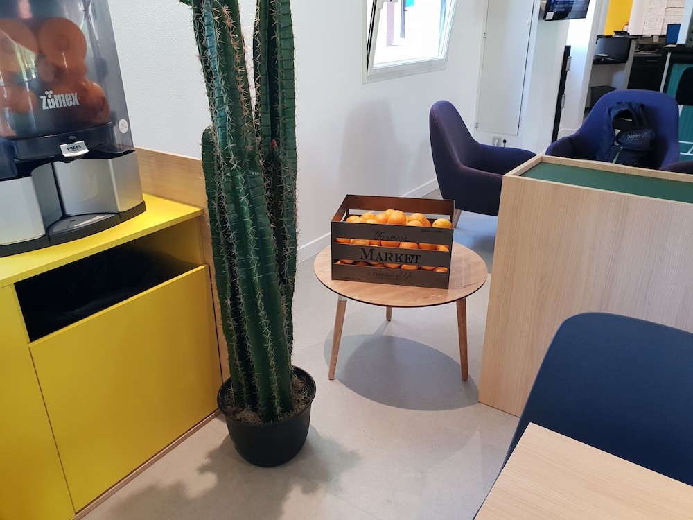 Ibis Styles Marseille Plan De Campagne 8/70