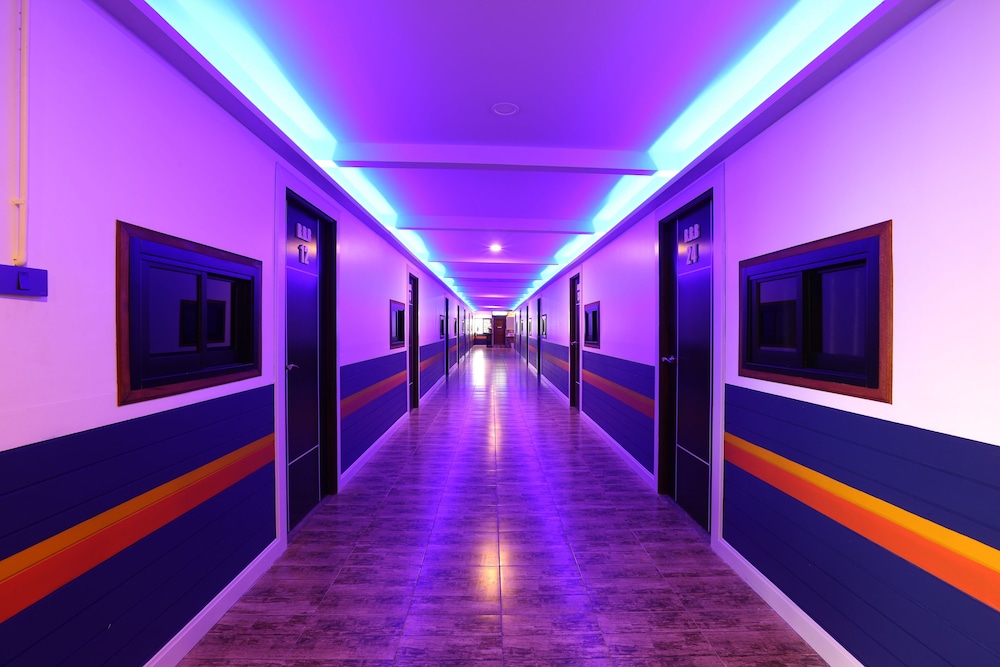 Balcony Party Hostel - Adult 18+ 1/22