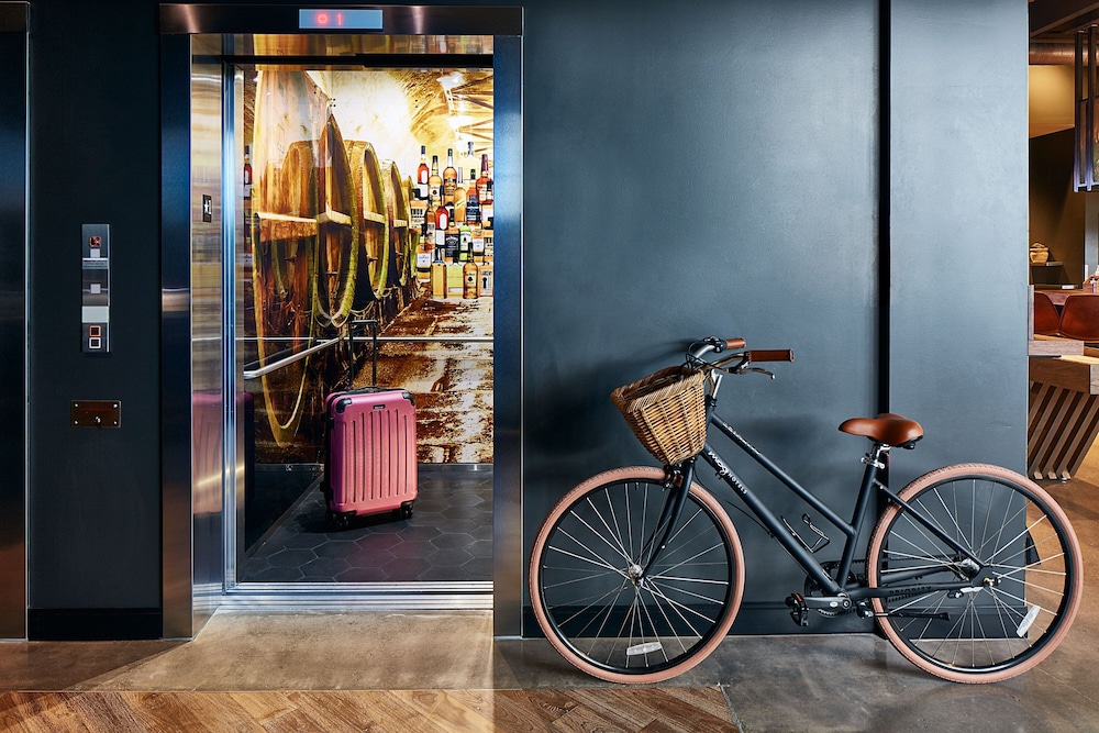 Moxy By Marriott Denver Cherry Creek 25/53