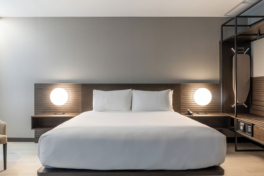 AC Hotel Burlington 14/50