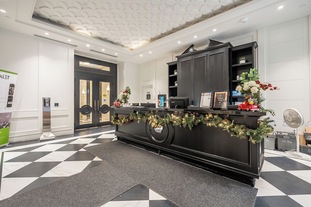 The Britt Condos in Downtown Toronto 2/35
